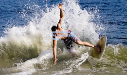 加纳乔左脚低射破门创历史，阿根廷新星闪耀斯坦福桥