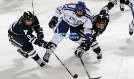 詹姆斯率队逆转取胜，湖人季后赛前景再添希望