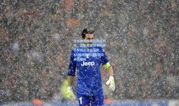 韦伯解析双红会争议判罚，范戴克进球无效源于罗伯逊潜在干扰，VAR维持原判过程获技术性解释