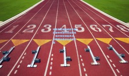 埃基蒂克坦言训练中屡遭新帅斯洛特高压锤炼，有时愤怒到临界点，但理解这是进化必经之路