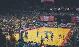 中国女足逆境崛起，亚洲杯夺冠点燃全民足球热情